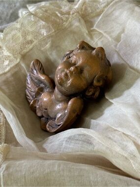 Vintage Small Wood Carved Cherub Angel Putti Wall Ornament